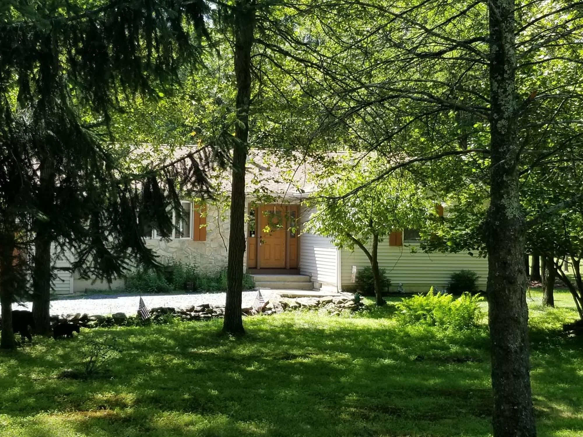 Serenity And Fun All In One In This Cozy Pocono Cabin Джим-Торп Екстер'єр фото