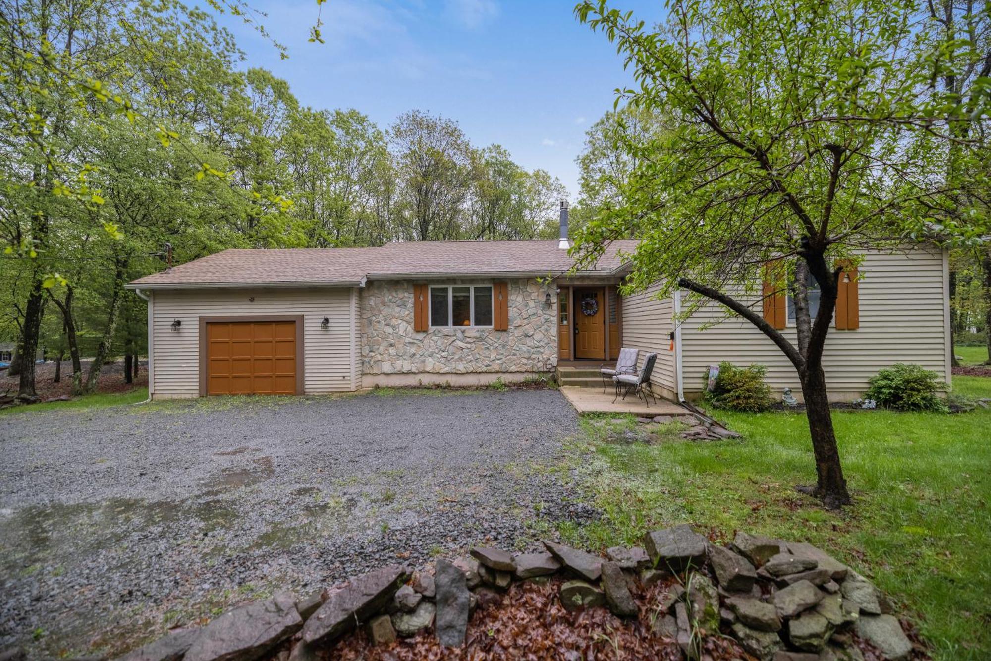 Serenity And Fun All In One In This Cozy Pocono Cabin Джим-Торп Екстер'єр фото